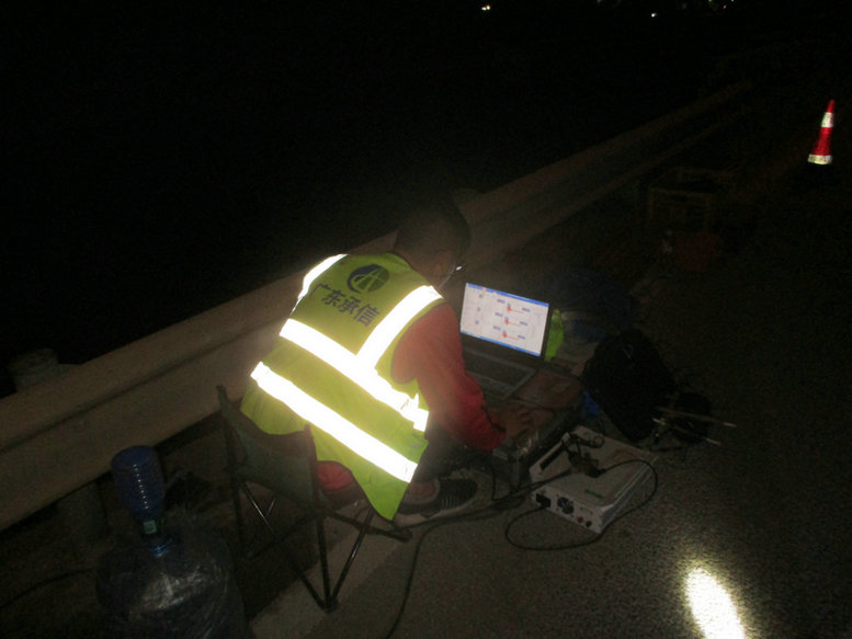 十頃瀝大橋荷載試驗(yàn)